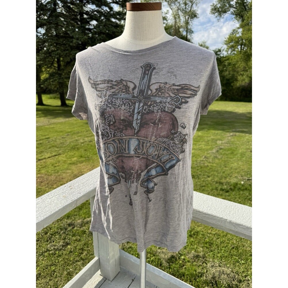 Bon Jovi AOP Graphic Grunge Faded Tee Juniors XXL  *HOLE